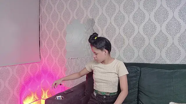 Snapshot of Twink_Sensationxx chatting on 06/15/26, 07:13 Twink Sensationxx online show from 06/15/26, 07:13
