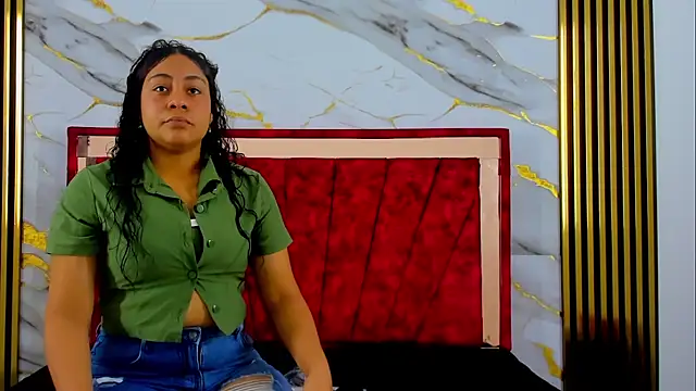 Snapshot of Tiana_hots chatting on 04/14/26, 12:48 Tiana hots online show from 04/14/26, 12:48