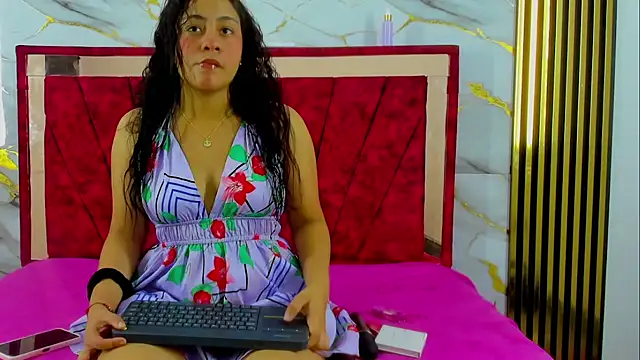 Snapshot of Tiana_hots chatting on 03/28/26, 02:01 Tiana hots online show from 03/28/26, 02:01