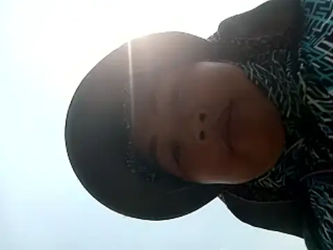 Snapshot of Huemy098 chatting on 04/13/26, 03:43 Huemy098 online show from 04/13/26, 03:43