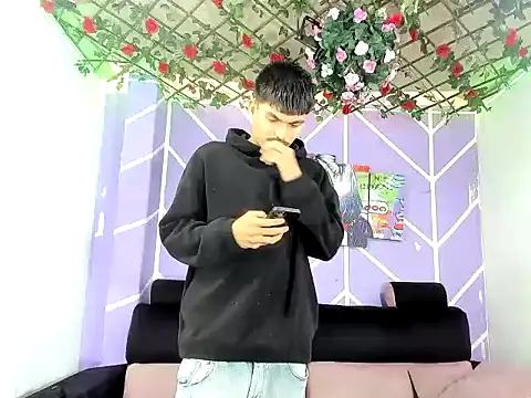 Nahomi hot 77 online show from 05/15/26, 12:14