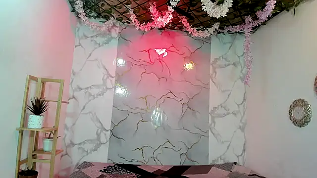 Nahomi hot 77 online show from 05/07/26, 12:08