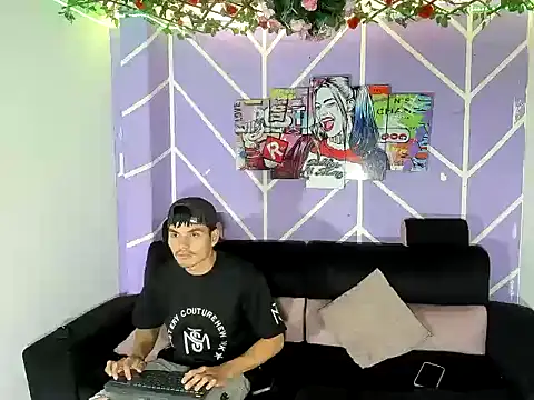 Nahomi hot 77 online show from 05/04/26, 07:06
