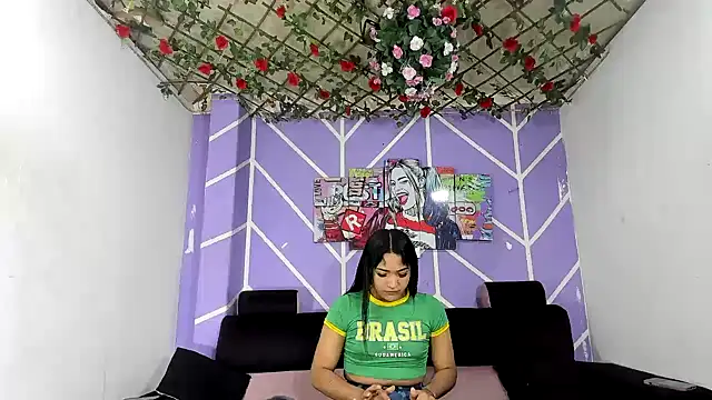 Nahomi hot 77 online show from 05/19/26, 12:12