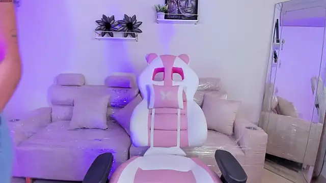 april smiith1 online show from 04/14/26, 12:21