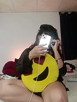 Snapshot of Piafisher_2 chatting on 05/23/26, 01:15 Piafisher 2 online show from 05/23/26, 01:15