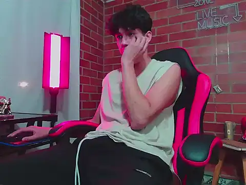 Kurtt   online show from 04/12/26, 02:15