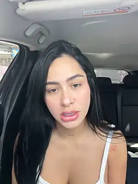 Snapshot of MoraFit_ chatting on 04/03/26, 02:23 MoraFit online show from 04/03/26, 02:23