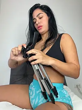 Snapshot of MoraFit_ chatting on 04/13/26, 01:59 MoraFit online show from 04/13/26, 01:59