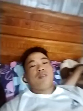 boy-pho- online show from 03/18/26, 11:48