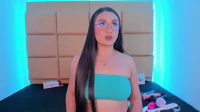 Snapshot of Kalessi_cam chatting on 04/08/26, 10:11 Kalessi cam online show from 04/08/26, 10:11