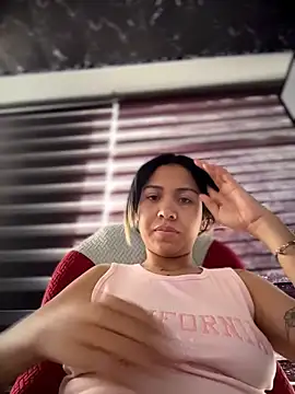 Snapshot of Laila_LS chatting on 04/06/26, 01:34 Laila LS online show from 04/06/26, 01:34