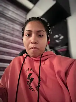 Snapshot of Laila_LS chatting on 04/11/26, 01:26 Laila LS online show from 04/11/26, 01:26