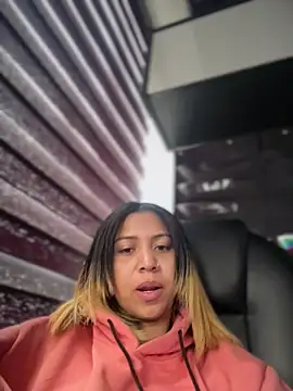 Snapshot of Laila_LS chatting on 04/03/26, 01:28 Laila LS online show from 04/03/26, 01:28