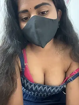 sexy-riyaa43 online show from 03/26/26, 05:44