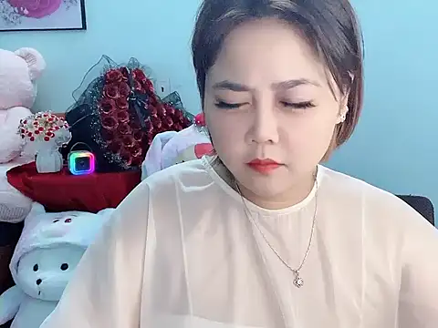 Nhanlu009 online show from 04/18/26, 07:58