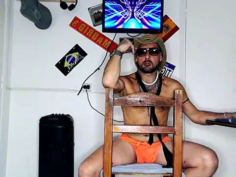 freddymdq100 online show from 04/10/26, 05:25