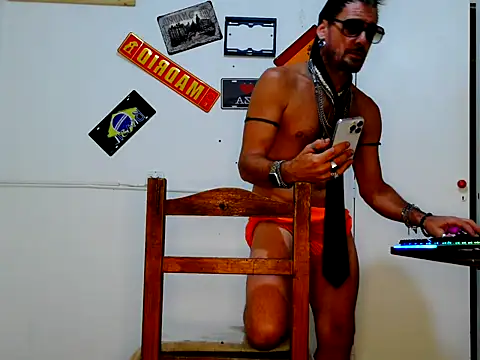 freddymdq100 online show from 03/23/26, 07:41