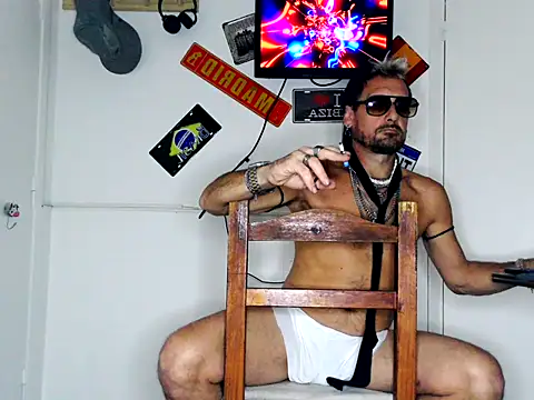 freddymdq100 online show from 04/06/26, 05:19