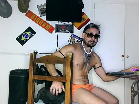 freddymdq100 online show from 04/14/26, 11:43