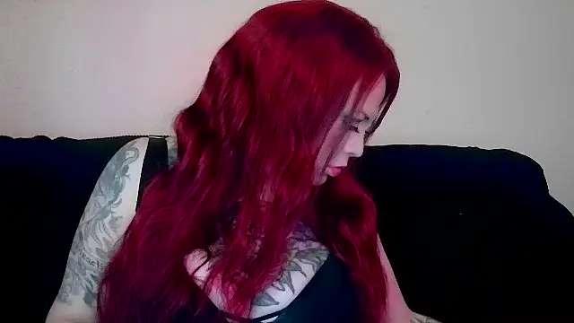 Snapshot of rubyluxxxe chatting on 04/07/26, 12:07 rubyluxxxe online show from 04/07/26, 12:07