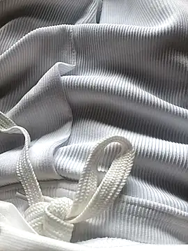 hot honey 66 online show from 04/18/26, 05:54