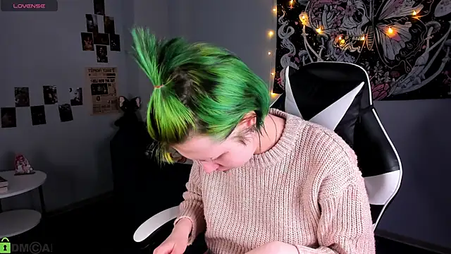 LittleKittenStar online show from 04/09/26, 02:46