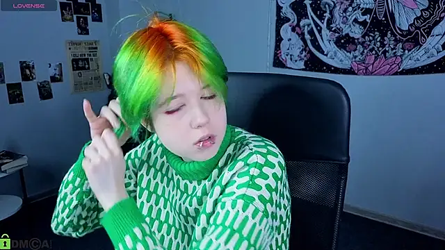 LittleKittenStar online show from 05/17/26, 11:21