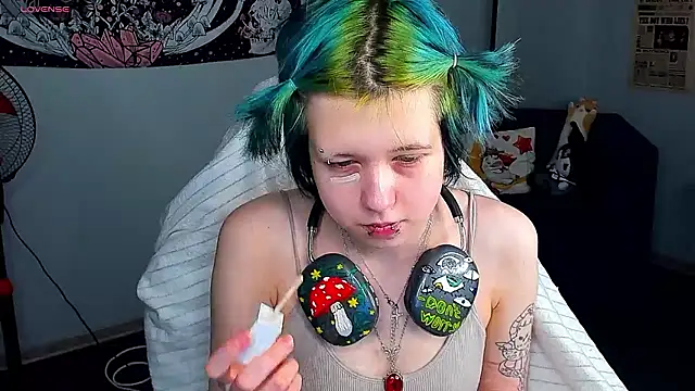 LittleKittenStar online show from 03/23/26, 02:44