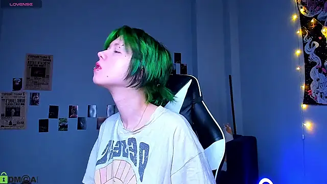 LittleKittenStar online show from 04/02/26, 03:13