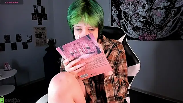 LittleKittenStar online show from 04/11/26, 02:30