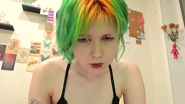 LittleKittenStar online show from 05/26/26, 06:39