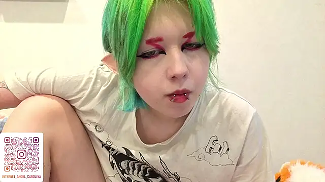 Snapshot of LittleKittenStar chatting on 06/28/26, 11:44 LittleKittenStar online show from 06/28/26, 11:44