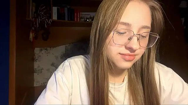 Snapshot of Vickyfaith chatting on 04/06/26, 08:21 Vickyfaith online show from 04/06/26, 08:21