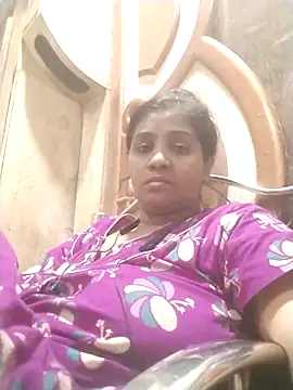 LovelyRenu online show from 03/25/26, 08:46