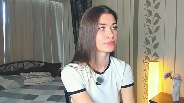 JulissaLipoma online show from 06/04/26, 07:24