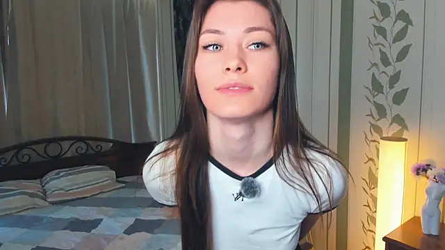 JulissaLipoma online show from 05/02/26, 07:24
