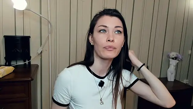 JulissaLipoma online show from 04/02/26, 07:59