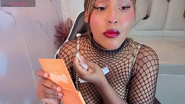 Snapshot of naomitp chatting on 05/19/26, 12:34 naomitp online show from 05/19/26, 12:34