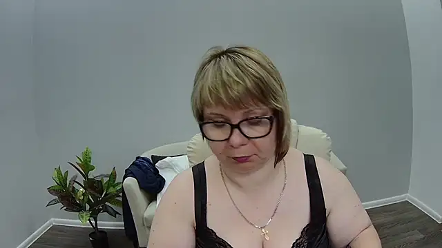 Snapshot of BonnnyBoobsy chatting on 07/18/26, 06:38 BonnnyBoobsy online show from 07/18/26, 06:38