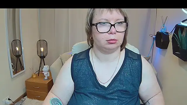 BonnnyBoobsy online show from 05/17/26, 12:16