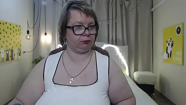 BonnnyBoobsy online show from 05/11/26, 04:04