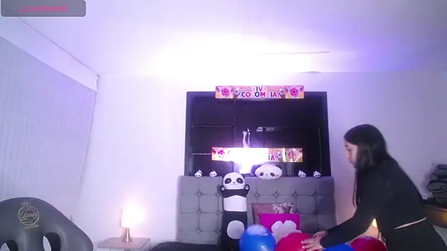 Melannyy V online show from 07/04/26, 01:15