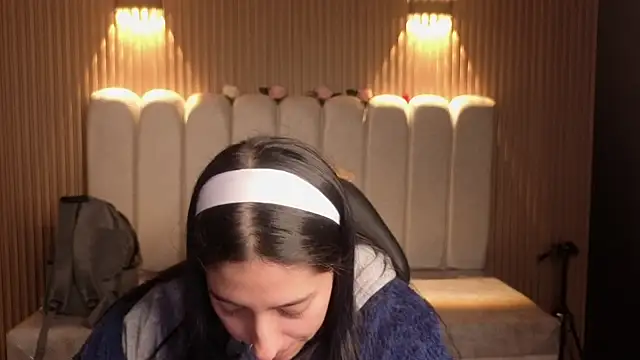 Melannyy V online show from 04/10/26, 11:28