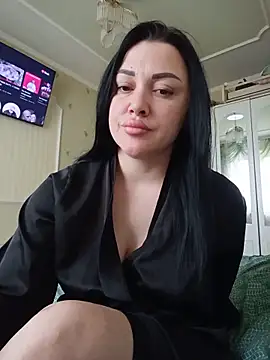 Elsie-Nora online show from 05/18/26, 05:45