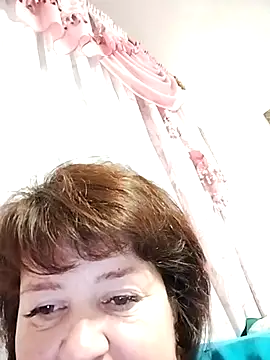 Snapshot of ViktoriaToytor55 chatting on 06/05/26, 06:57 ViktoriaToytor55 online show from 06/05/26, 06:57