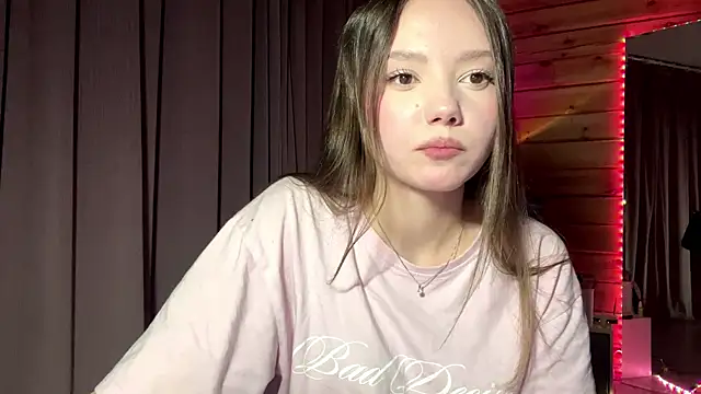 Snapshot of LenLen_Solen chatting on 04/14/26, 12:21 LenLen Solen online show from 04/14/26, 12:21