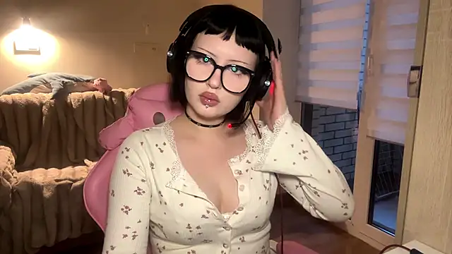 Snapshot of Setty_Asky chatting on 03/19/26, 12:38 Setty Asky online show from 03/19/26, 12:38