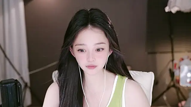 Anne-w online show from 06/04/26, 11:26