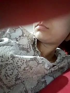 Isabelmotta  online show from 04/12/26, 02:26